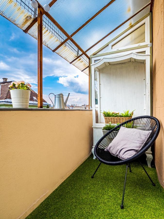 The Birdcage Apartment Budapest Luaran gambar